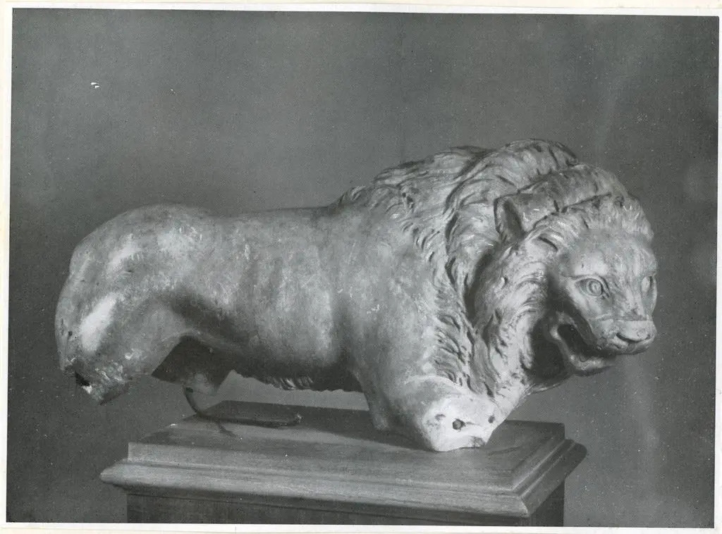 Anonimo , Arte pisana del XIV sec./ <Leone> (marmo)