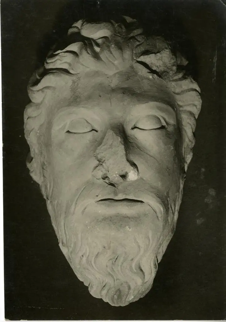 Orsolini, Mario , Pisa. Museo Civico. Scuola pisana sec. XIV. Testa in marmo per congiunzione di arco