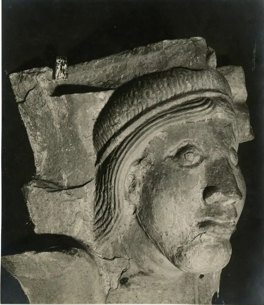 Anonimo , Anonimo - sec. XI/ XII - Volto femminile