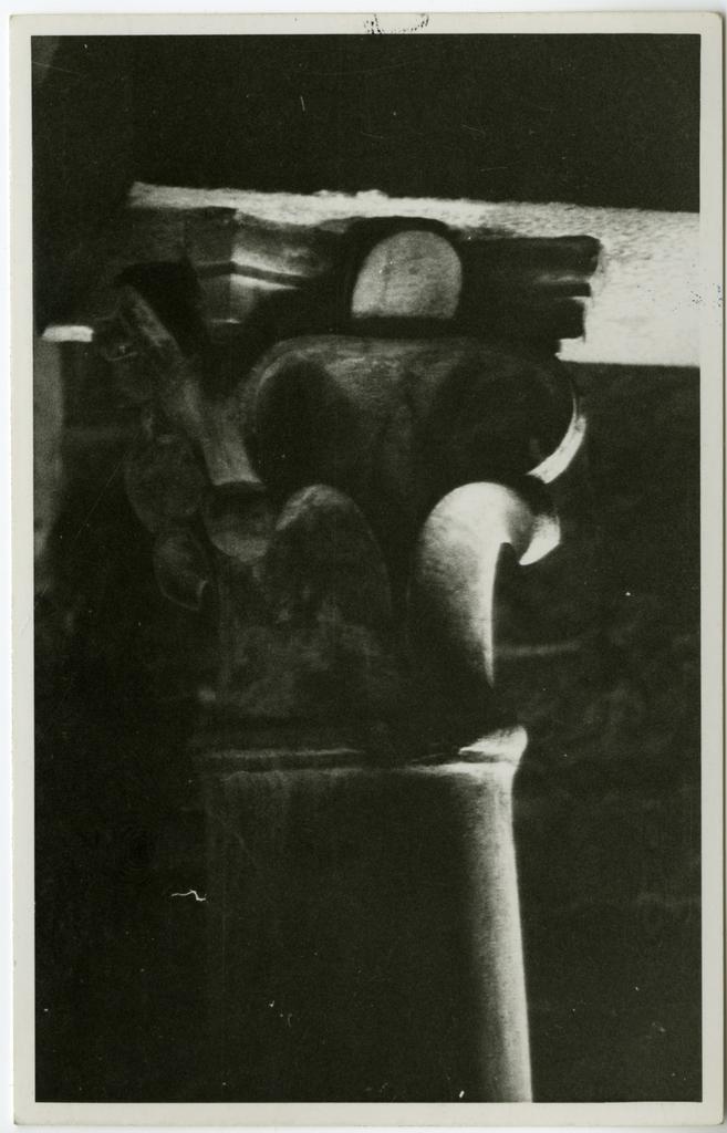 Anonimo , Anonimo toscano - sec. XII/ XIII - capitello di colonna