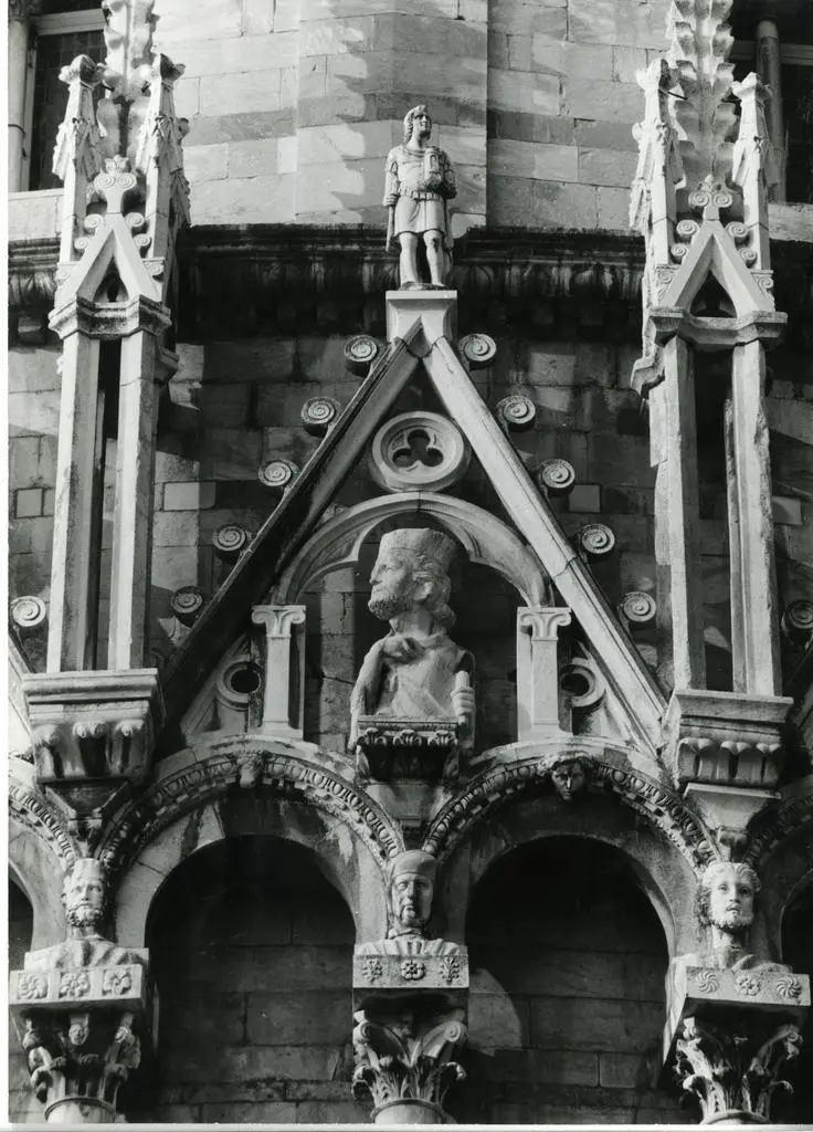 Pisano Nicola ; Pisano Giovanni, scuola , Profeta, Protomi umane, Ritratti maschili, San Cornelio centurione