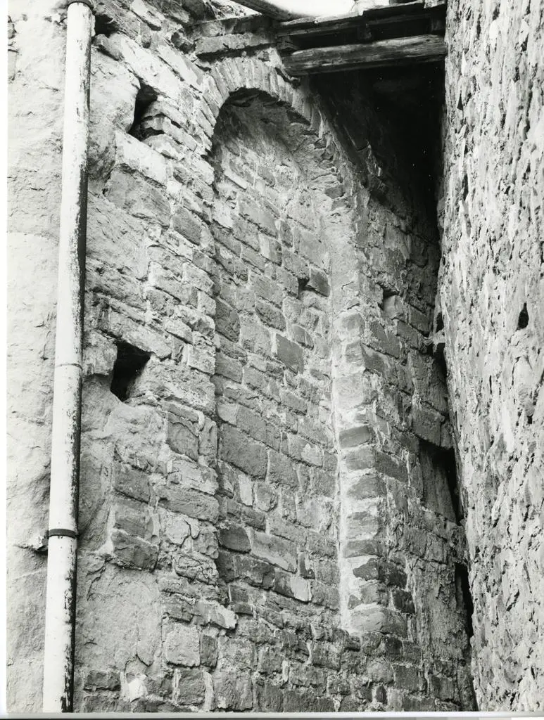 Anonimo , Anonimo - sec. XII/ XIII - finestra murata