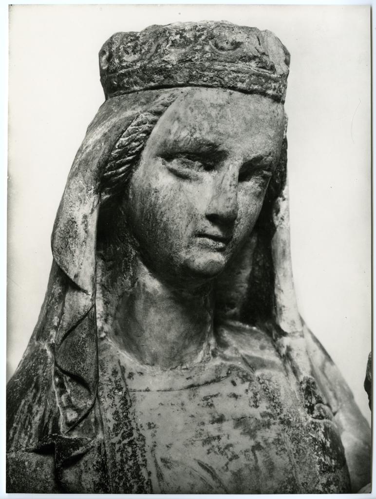 Anonimo , Anonimo senese (?) - sec. XIV - Madonna con Bambino in trono, particolare