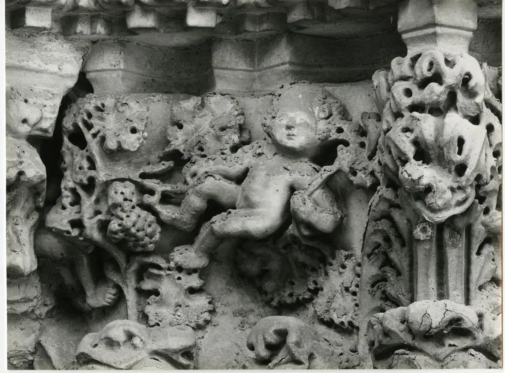 Universit&agrave; di Pisa. Dipartimento di Storia delle Arti , Pistoia - Battistero - Dettaglio della decorazione del portale