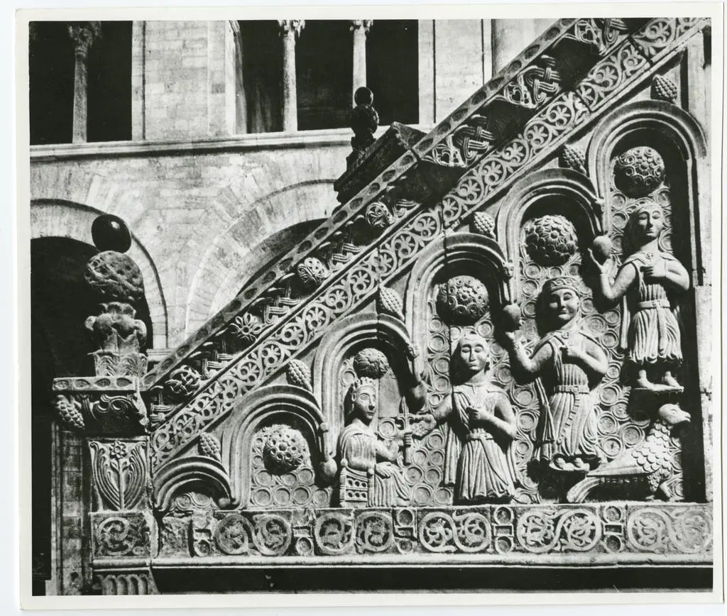 Anonimo , Bitonto (Bari) Cattedrale S. Valentino da Decker