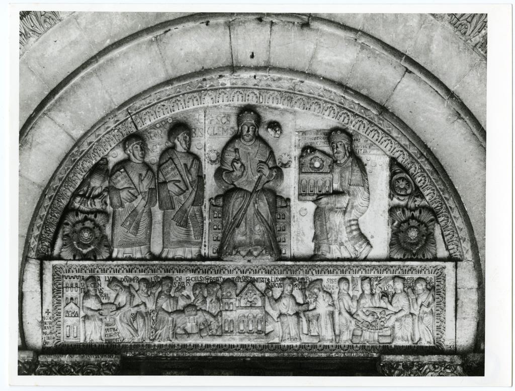 Anonimo abruzzese sec. XII , San Clemente in trono e santi, L'abate Leonate offre il modello della chiesa, Traslazione del corpo di san Clemente