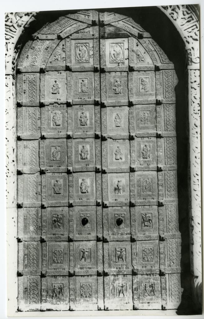 Anonimo , Barisano: porta bronzea della Cattedrale di Trani