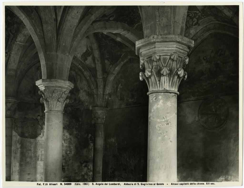 Alinari, Fratelli , S. Angelo dei Lombardi, Abbazia di S. Guglielmo al Goleto - Alcuni capitelli della della chiesa. XII sec.