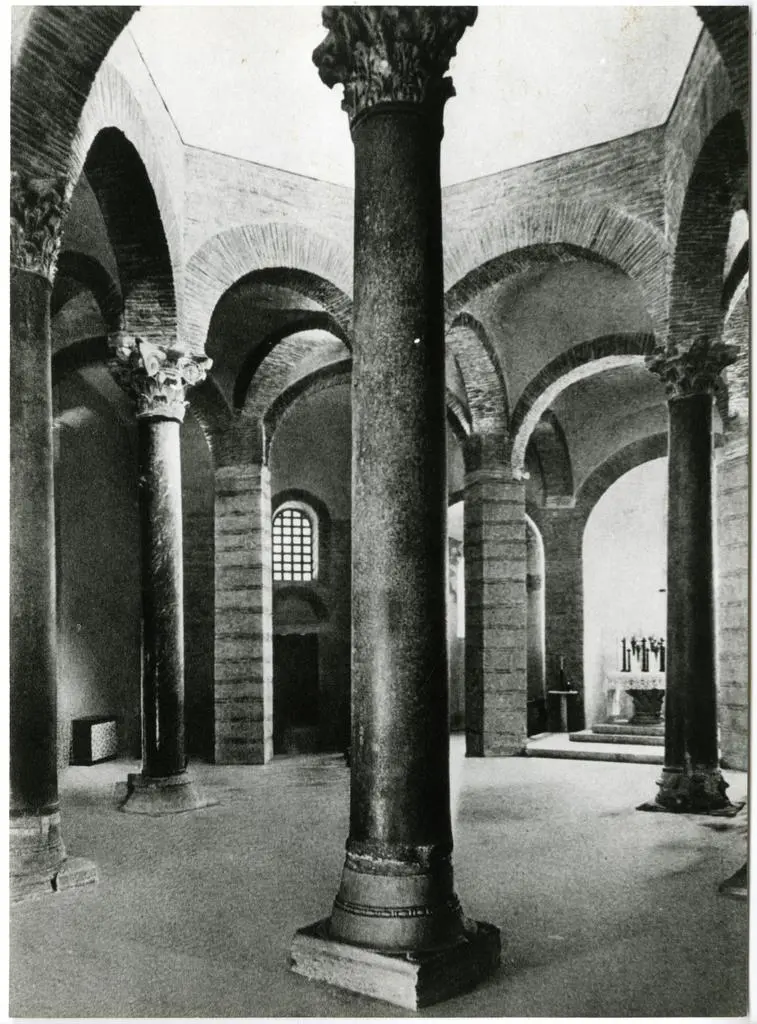 Anonimo , Anonimo - sec. VIII - Interno della Chiesa di S. Sofia di Benevento