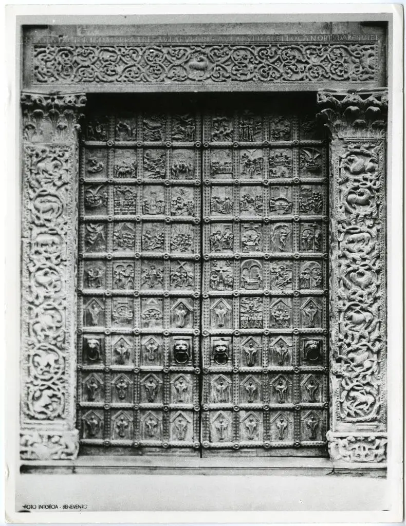 Ente Provinciale per il Turismo di Benevento , Benevento - Duomo - portale bronzeo