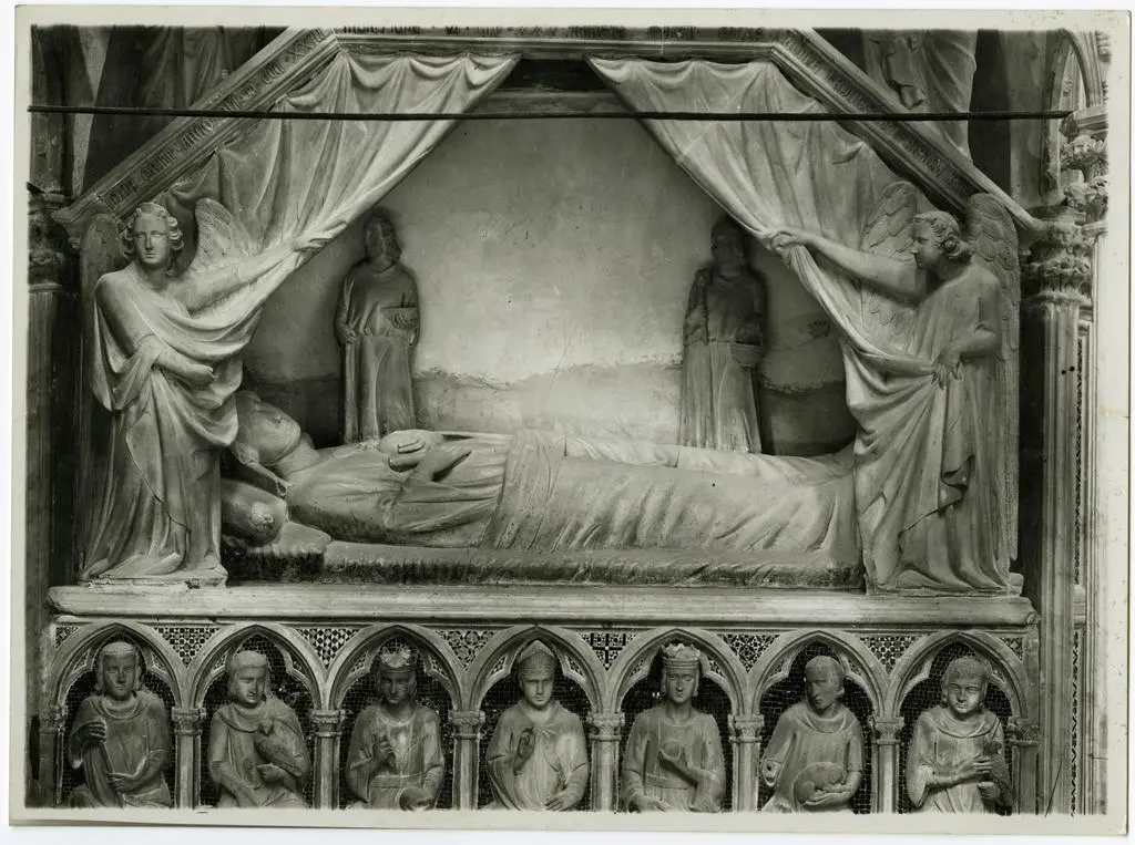 Fototeca della Soprintendenza speciale per il patrimonio storico, artistico ed etnoantropologico e per il Polo museale della citt&agrave; di Napoli , Napoli - S. Maria Donnaregina - Tomba di Maria d'Ungheria