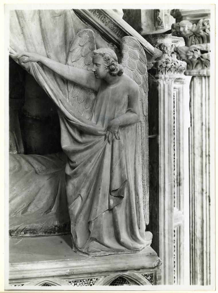 Tino di Camaino , Ritratto funebre della regina Maria d'Ungheria, Angelo reggicortina, Virtù, Ritratto dei figli della regina Maria d'Ungheria