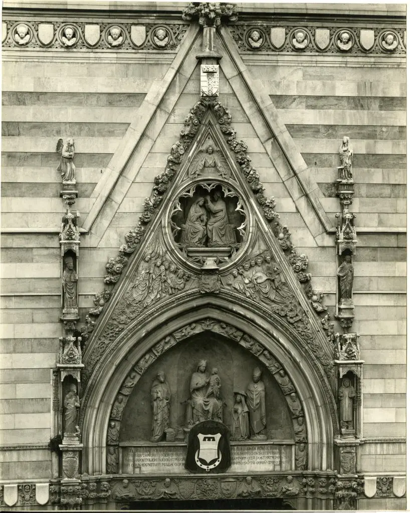 Baboccio Antonio ; Tino di Camaino , Incoronazione di Maria Vergine, Madonna con Bambino e Santi, Angeli adoranti