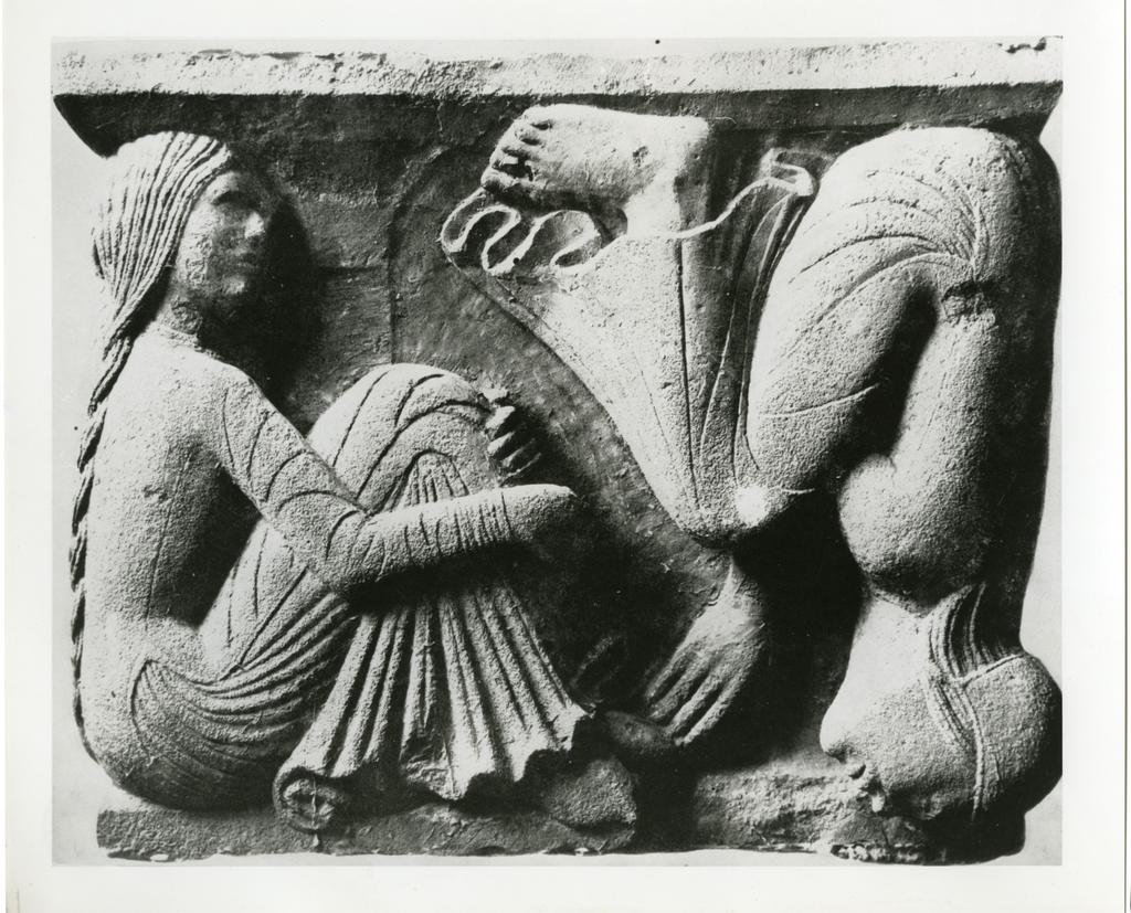 Anonimo , Modena, Duomo. Maestro delle Metope. Anteprima sud I: due figure affrontate rovesciate