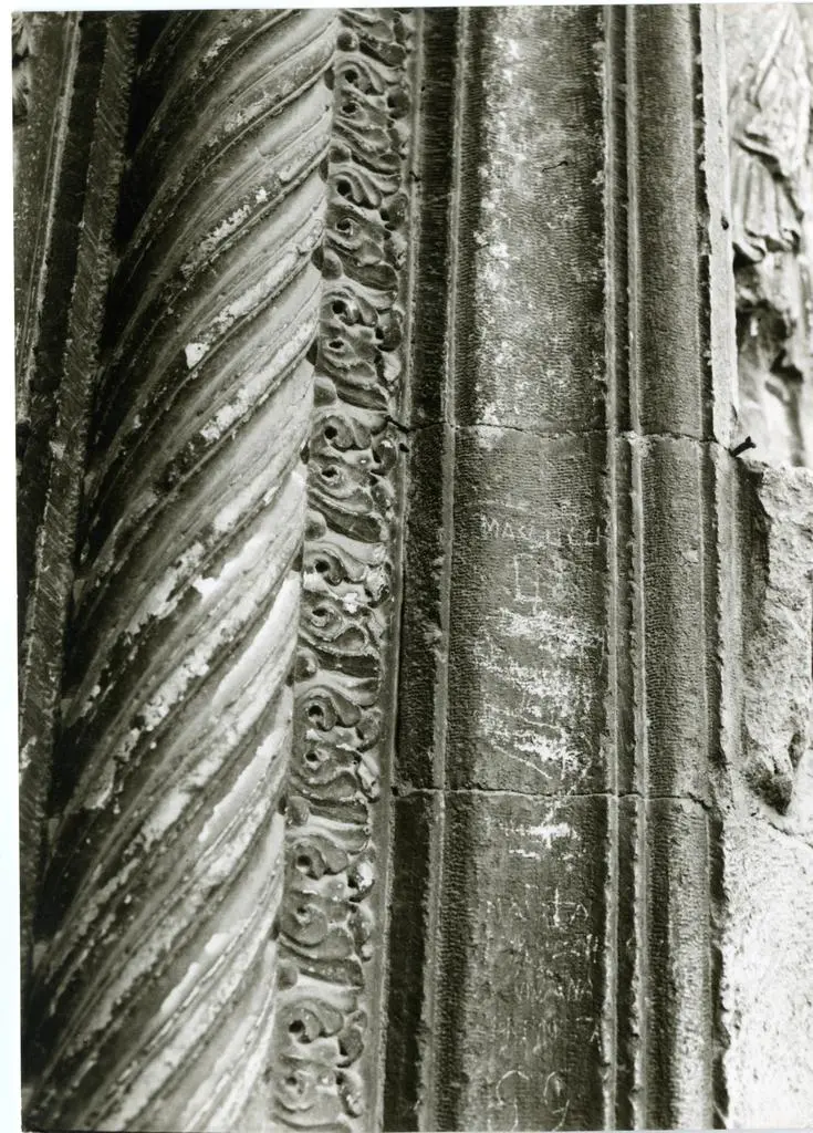 Anonimo sec. XII , Motivi decorativi vegetali