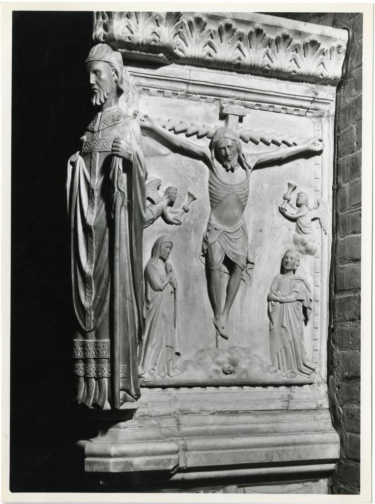 A. Villani e Figli , Sibellino da Caprara Sec. XIV. Tomba di Manfredo Pio/ part. Carpi - La Sagra