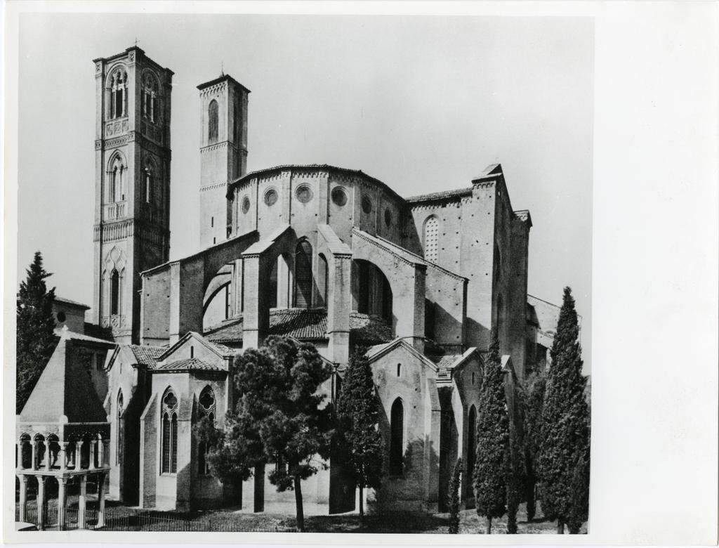 Anonimo , Anonimo bolognese - sec. XIII - Veduta absidale della Chiesa di San Francesco a Bologna. Particolare con archi rampanti e campanile