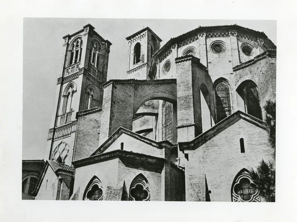 Anonimo , Anonimo bolognese - sec. XIII - Anonimo bolognese - sec. XIII - Veduta absidale della Chiesa di San Francesco a Bologna. Particolare con archi rampanti e campanile