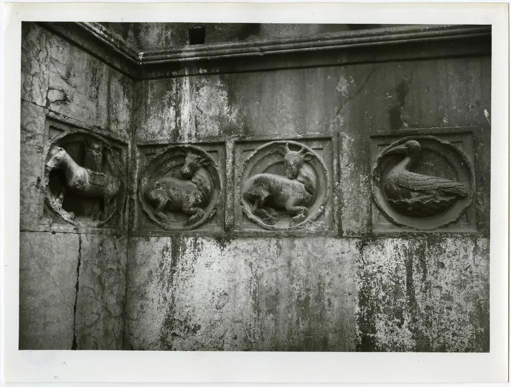 Anonimo , Antelami Benedetto - seguace - sec. XII/ XIII - Elefante; Buoi; Anatra