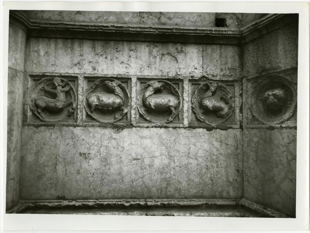 Antelami Benedetto, seguace , Centauro, Capra, Arpia, Leone