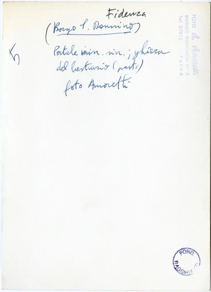 Foto Amoretti , Fidenza (Borgo S. Donnino) Portale min. sin.; ghiera del bestiario (part.) foto Amoretti