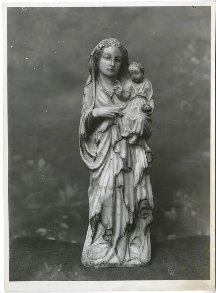 Archivio fotografico della Soprintendenza per i beni storici, artistici ed etnoantropologici per le province di Bologna, Ferrara, Forl&igrave;-Cesena, Ravenna e Rimini e Pinacoteca Nazionale di Bologna , Forl&igrave;: Chiesa Romiti. La Madonna col Bambino: statua in marmo di Ladino (?)