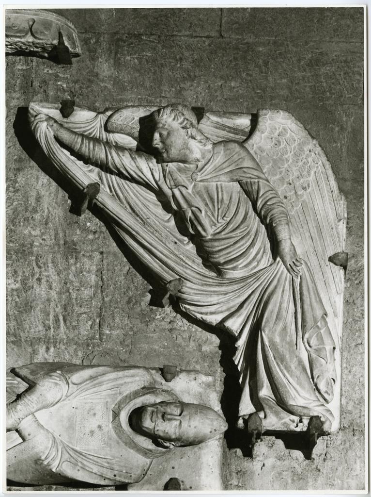 Bozano, Giacomo , Scultore pisano francisante c. 1336-43: Angelo reggicortina; Tomba di Luca Fieschi