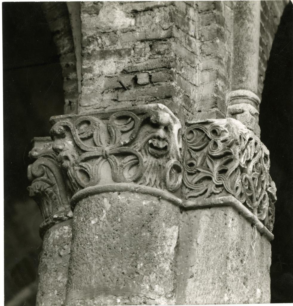 Anonimo milanese sec. XI , Motivi decorativi a girali vegetali