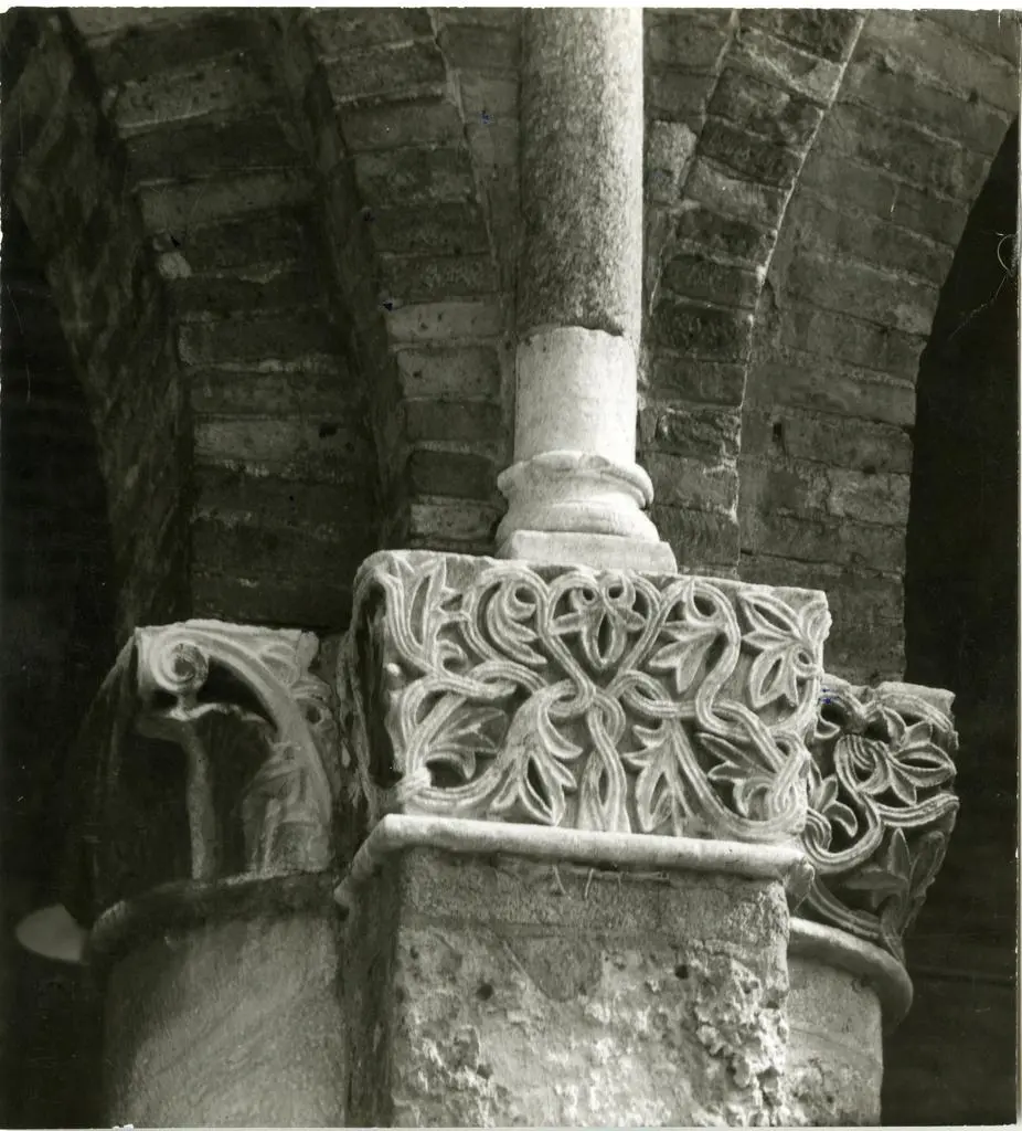 Anonimo , Anonimo milanese - sec. XI - Motivi decorativi a girali vegetali