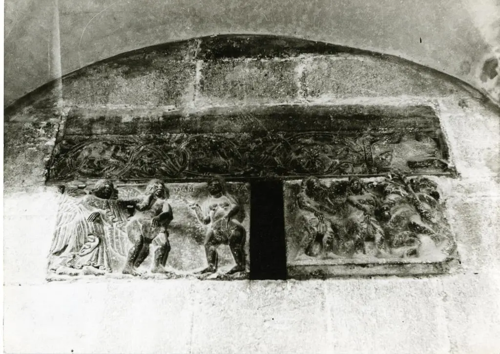 Anonimo , Wiligelmo - seguace - sec. XII - Peccato originale e cacciata di Adamo ed Eva dal paradiso terrestre