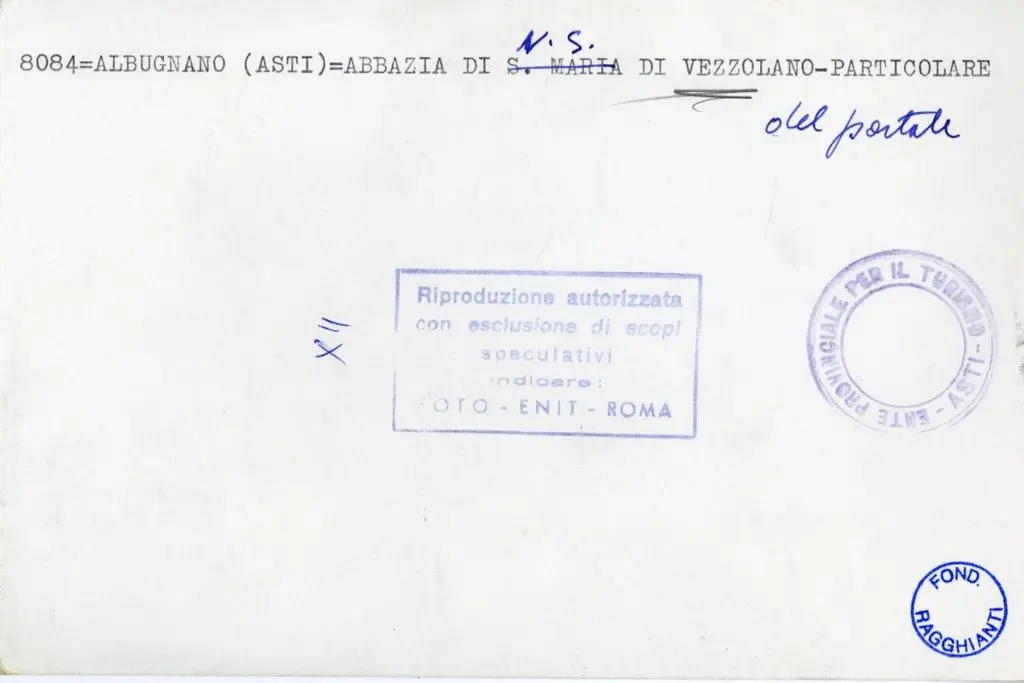 Foto Enit , Albugnano (Asti) = Abbazia di N. S. di Vezzolano - Particolare del portale