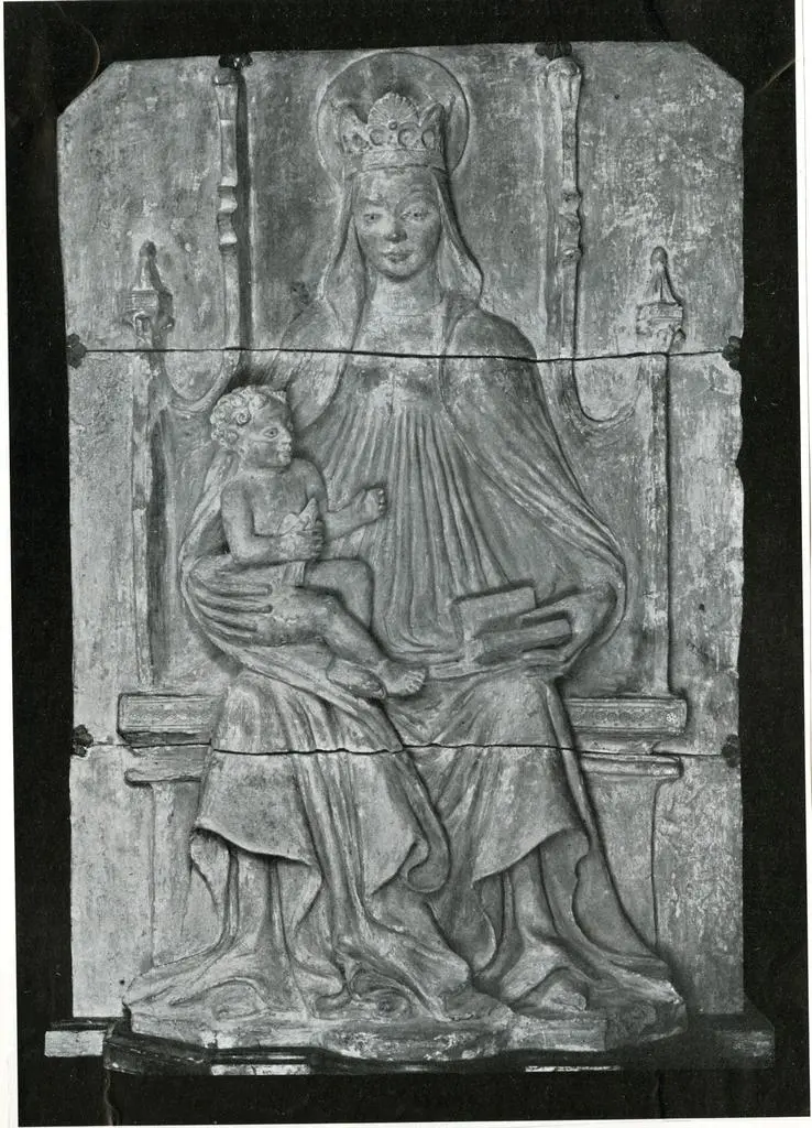 Anonimo , Terre cuite du d&eacute;but du XIV. si&egrave;cle, Art de Saluzzo, sous l'influence fran&ccedil;aise. 113 x 78 cm.