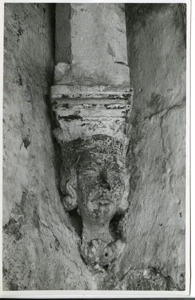 Anonimo , Siracusa - Castello Maniace - Mensola nel vestibolo della torre est. (Collezione Agnello)