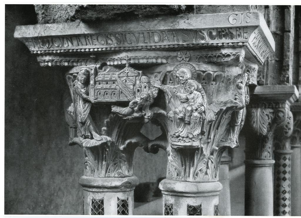 Anonimo , Anonimo - sec. XII - Capitello figurato, Guglielmo II dedica la Cattedrale di Monreale alla Madonna