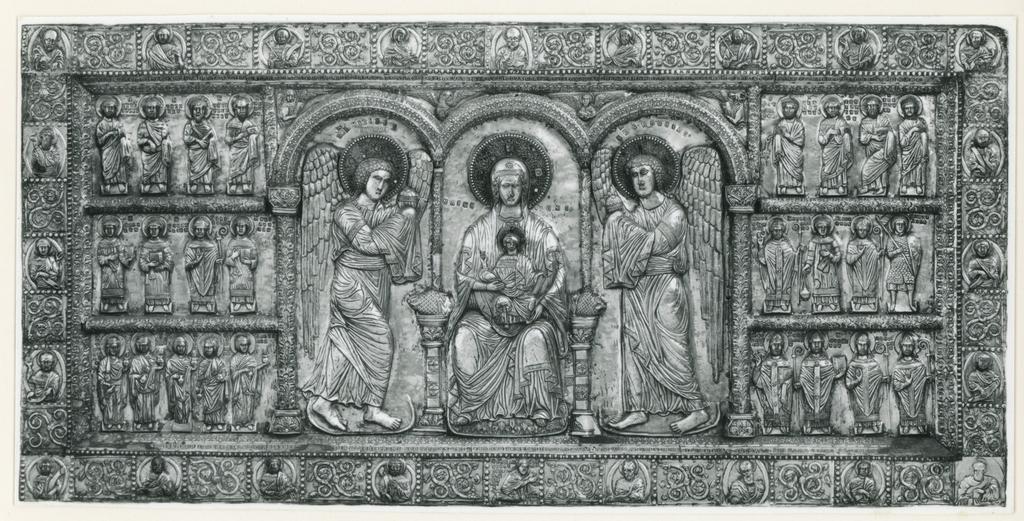 Anonimo sec. XII/ XIII , Madonna con Bambino in trono tra angeli e santi