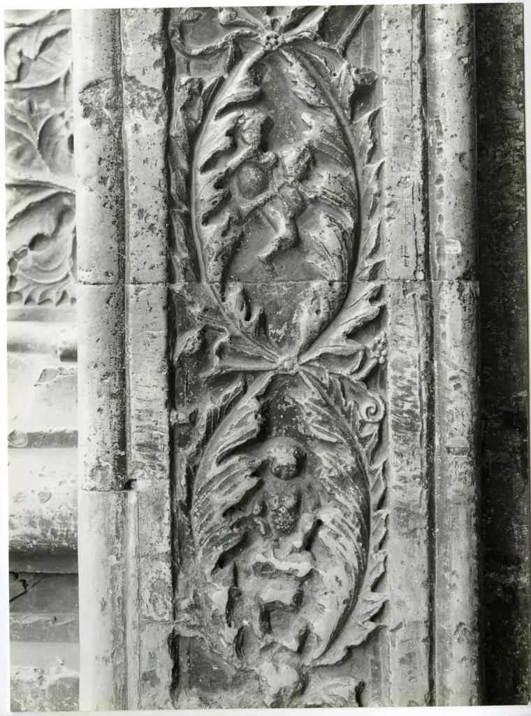 Universit&agrave; di Pisa. Dipartimento di Storia delle Arti , Perugia - Pal. Priori. Decoraz. Sguancio portale