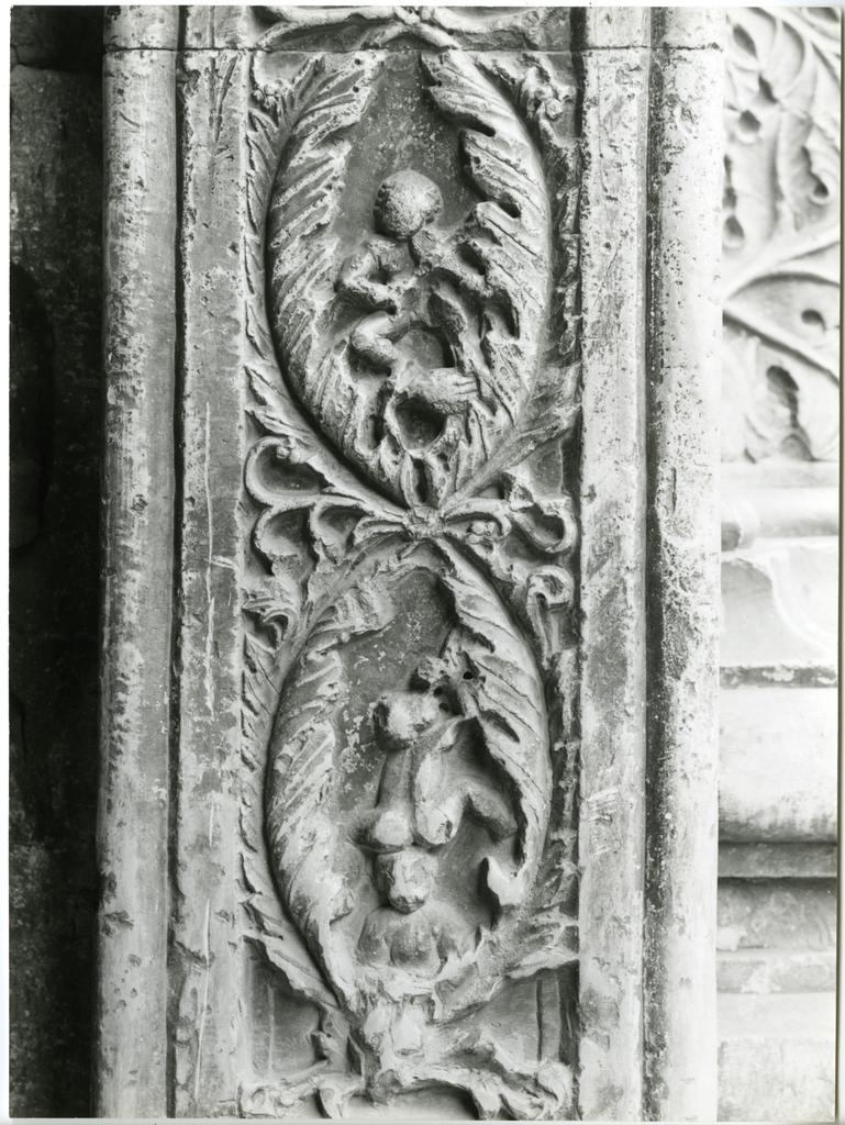 Università di Pisa. Dipartimento di Storia delle Arti , Perugia, Pal. Priori - Decoraz. Sguancio portale
