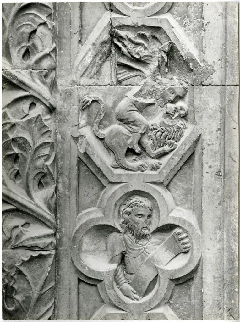 Universit&agrave; di Pisa. Dipartimento di Storia delle Arti , Perugia Pal. Priori. Formelle portale