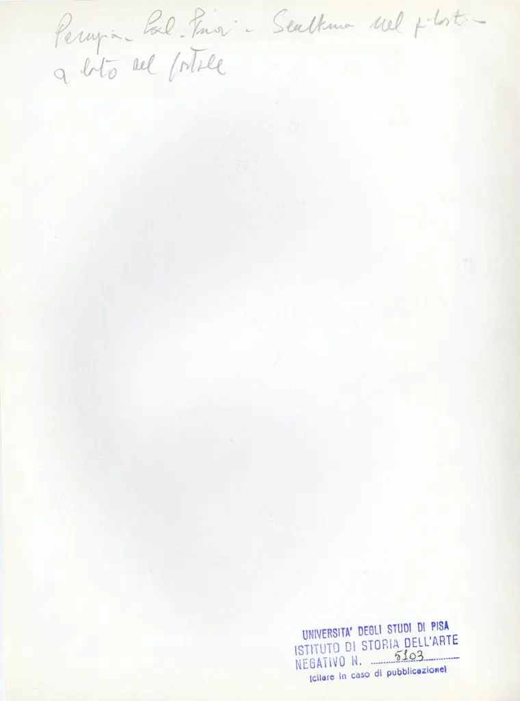 Universit&agrave; di Pisa. Dipartimento di Storia delle Arti , Perugia - Pal. Priori - Scultura nel pilastro a lato portale