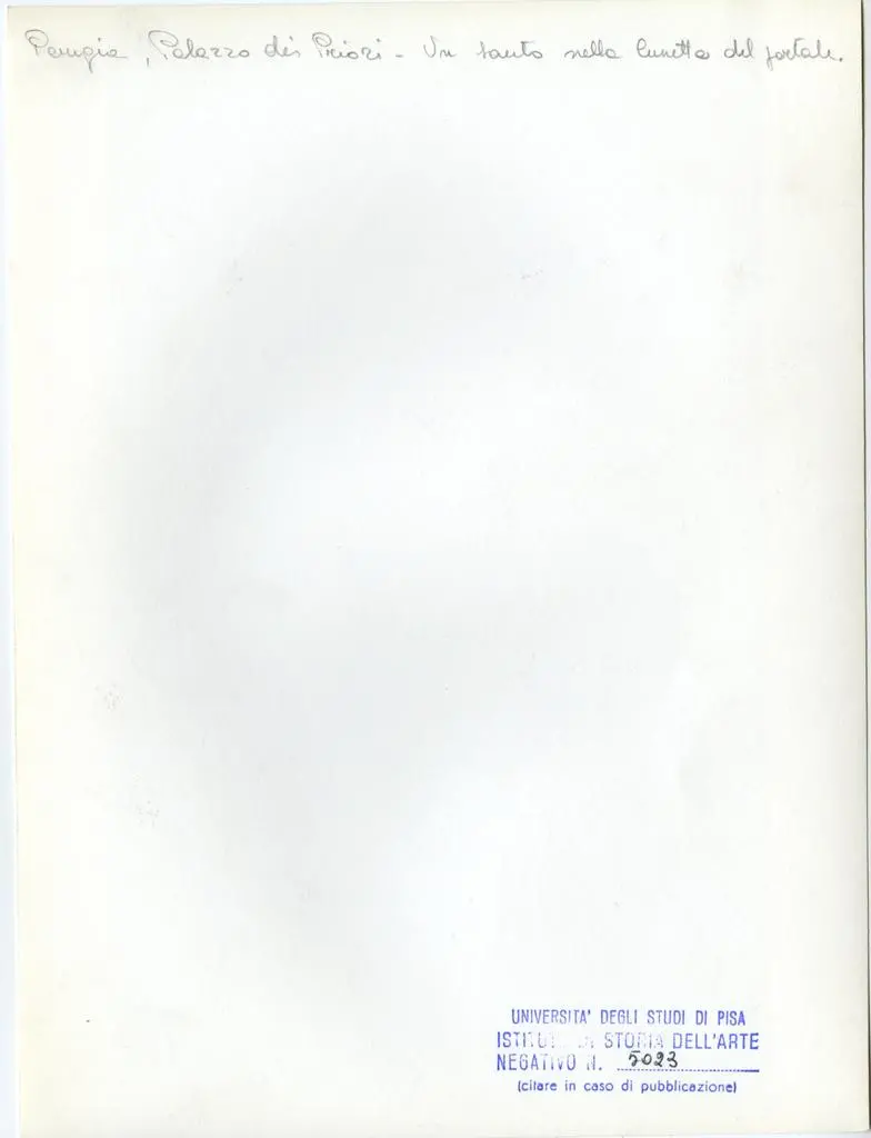 Universit&agrave; di Pisa. Dipartimento di Storia delle Arti , Perugia, Palazzo dei Priori. Un santo nella lunetta del portale