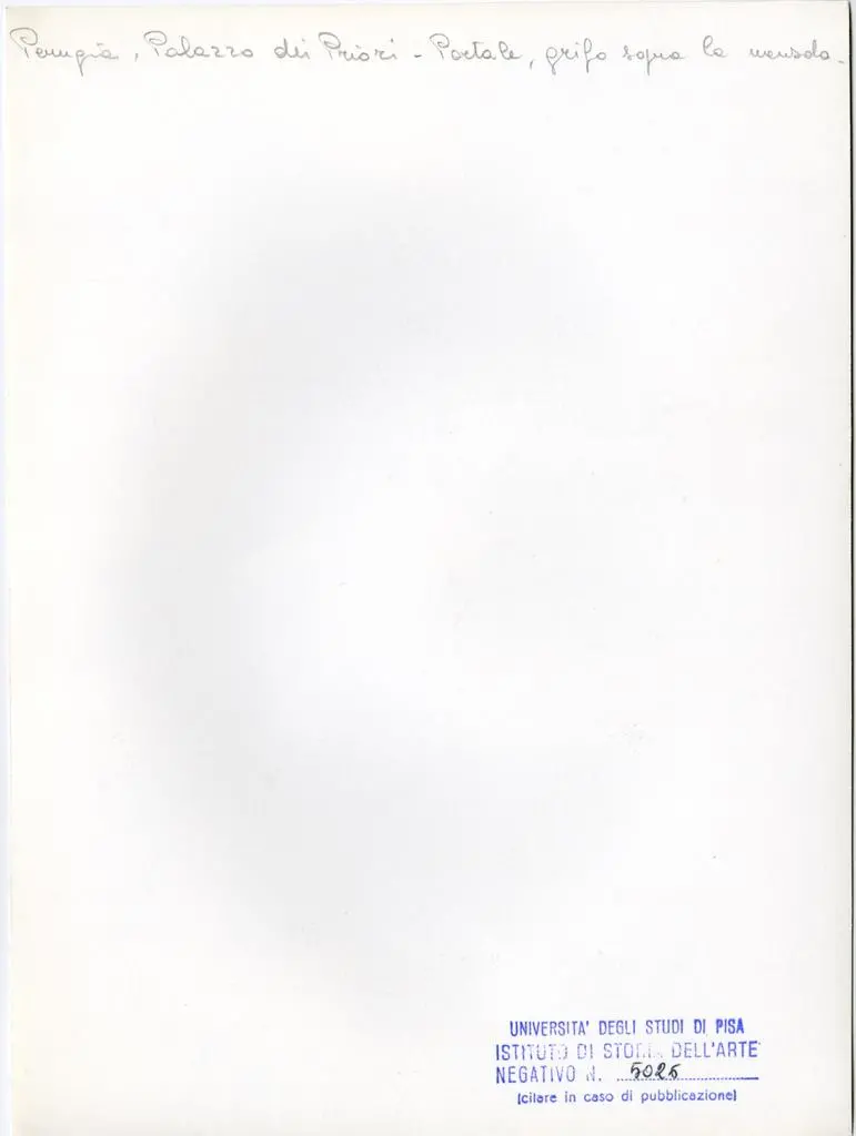 Universit&agrave; di Pisa. Dipartimento di Storia delle Arti , Perugia, Palazzo dei Priori - Portale, grifo sopra la mensola