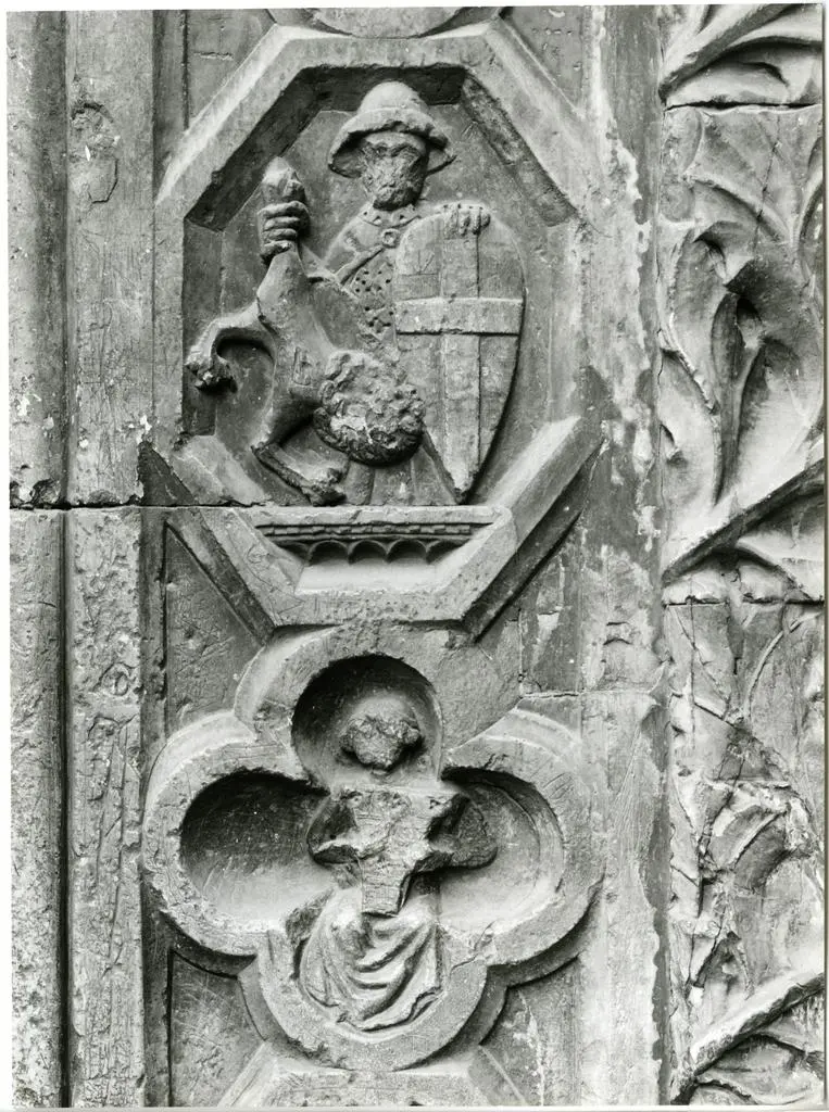 Universit&agrave; di Pisa. Dipartimento di Storia delle Arti , Perugia - Palazzo dei Priori - Dettaglio sculture dello sguancio del portale