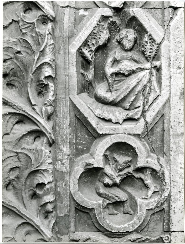 Università di Pisa. Dipartimento di Storia delle Arti , Sguancio nel portale