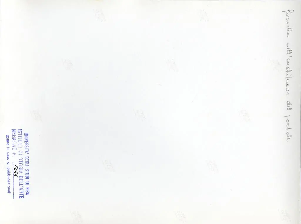 Universit&agrave; di Pisa. Dipartimento di Storia delle Arti , formella nell'architrave del portale