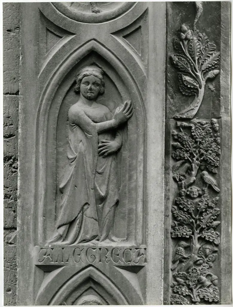 Universit&agrave; di Pisa. Dipartimento di Storia delle Arti , formella della decorazione a lato del portale