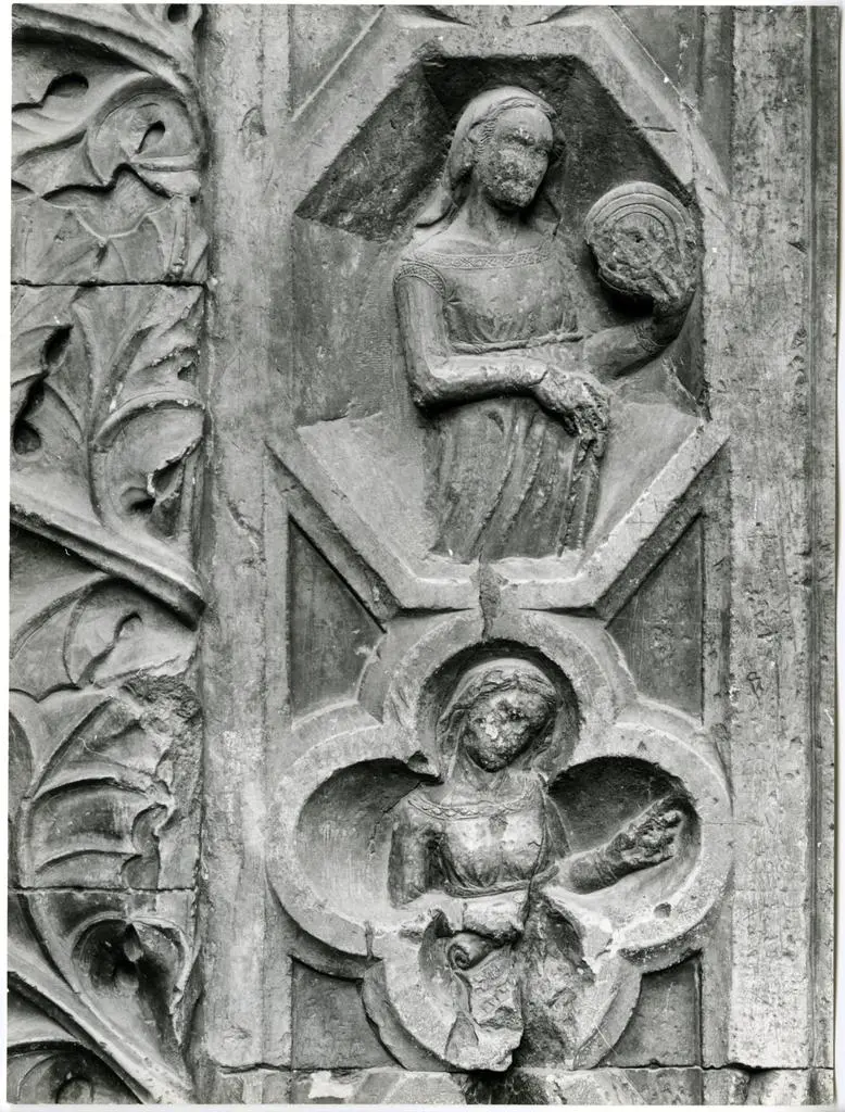 Universit&agrave; di Pisa. Dipartimento di Storia delle Arti , Sguancio nel portale