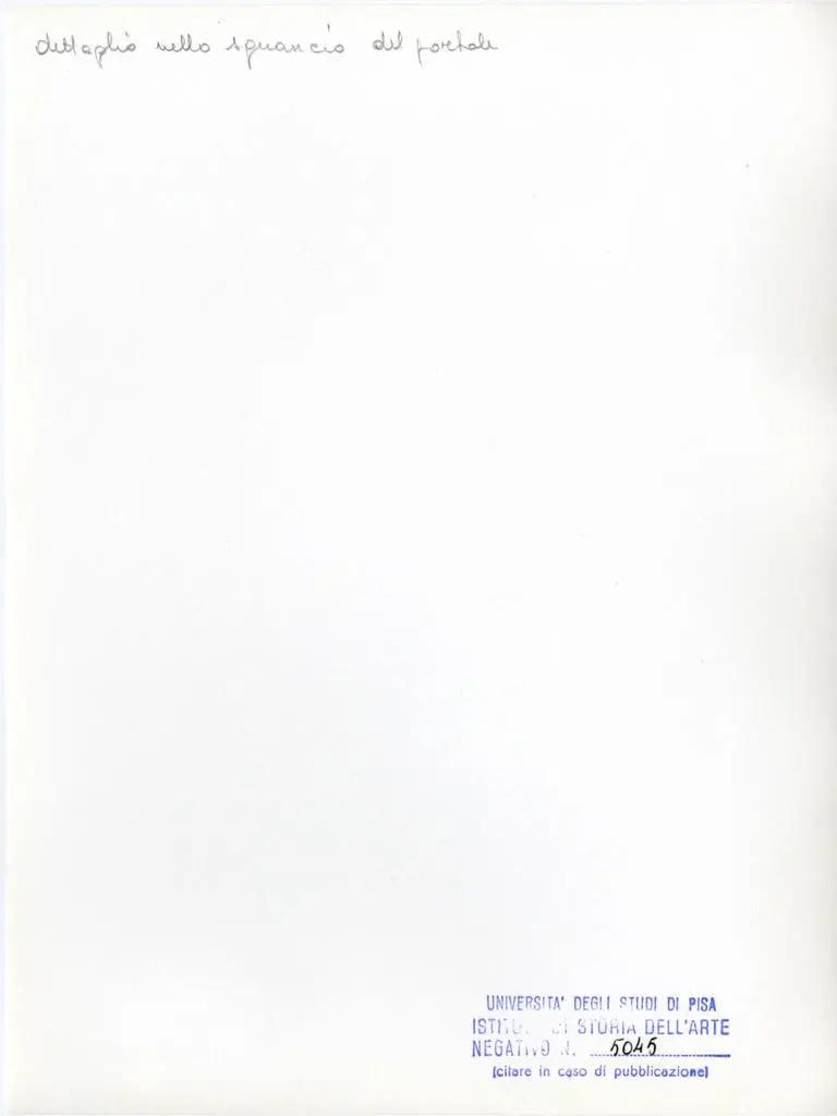 Universit&agrave; di Pisa. Dipartimento di Storia delle Arti , dettaglio nello sguancio del portale