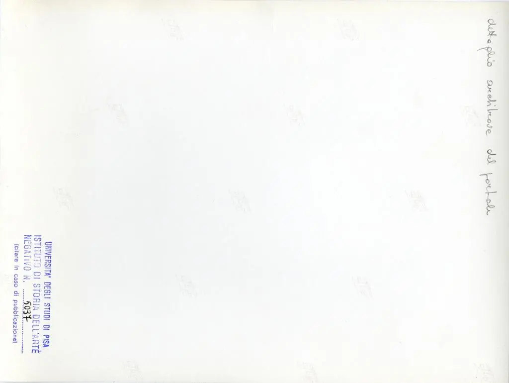 Universit&agrave; di Pisa. Dipartimento di Storia delle Arti , dettaglio architrave del portale