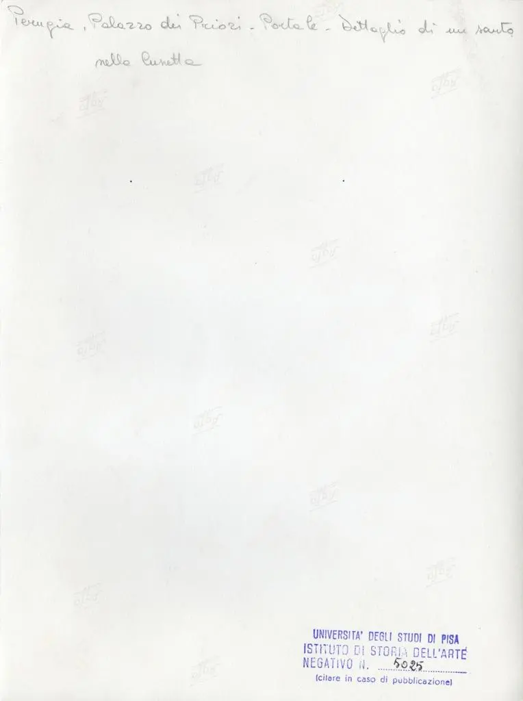 Universit&agrave; di Pisa. Dipartimento di Storia delle Arti , Perugia, Palazzo dei Priori - Portale - Dettaglio di un santo nella lunetta