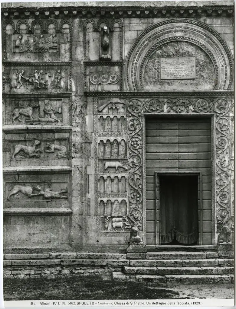 Anonimo umbro sec. XII/ XIII , Lavanda dei piedi, Vocazione di san Pietro e sant'Andrea, Favola della volpe e dei corvi, Favola del lupo e dell'ariete, Leone che insegue una chimera, Motivo decorativo con animali fantastici, Pavone, Motivi decorativi a girali vegetali, Croce, Cerv...